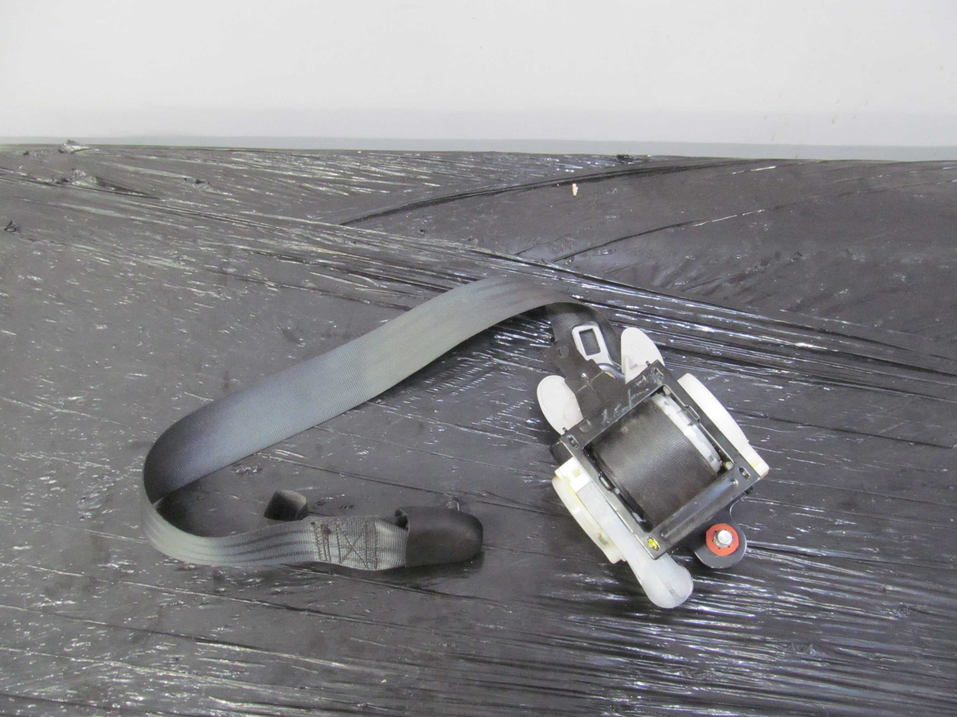 KIA MAGENTIS II 05-10 PAS BEZPIECZENSTWA PRAWY PRZOD 88820-2G200