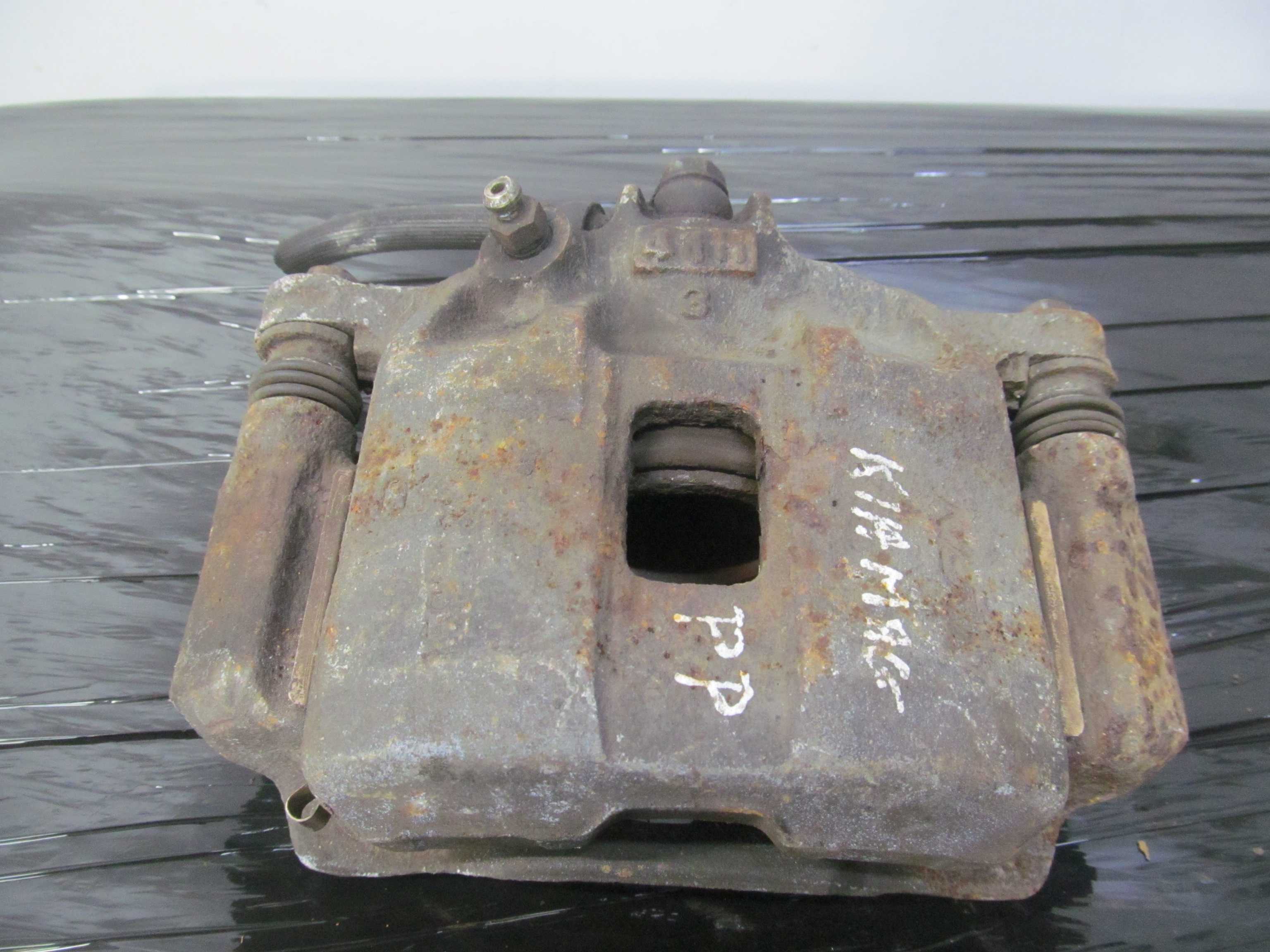 KIA MAGENTIS I 00-05 ZACISK HAMULCOWY PRAWY PRZOD