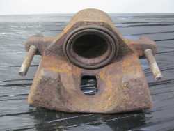 KIA K2700 97-04 2.7D ZACISK HAMULCOWY PRAWY PRZOD