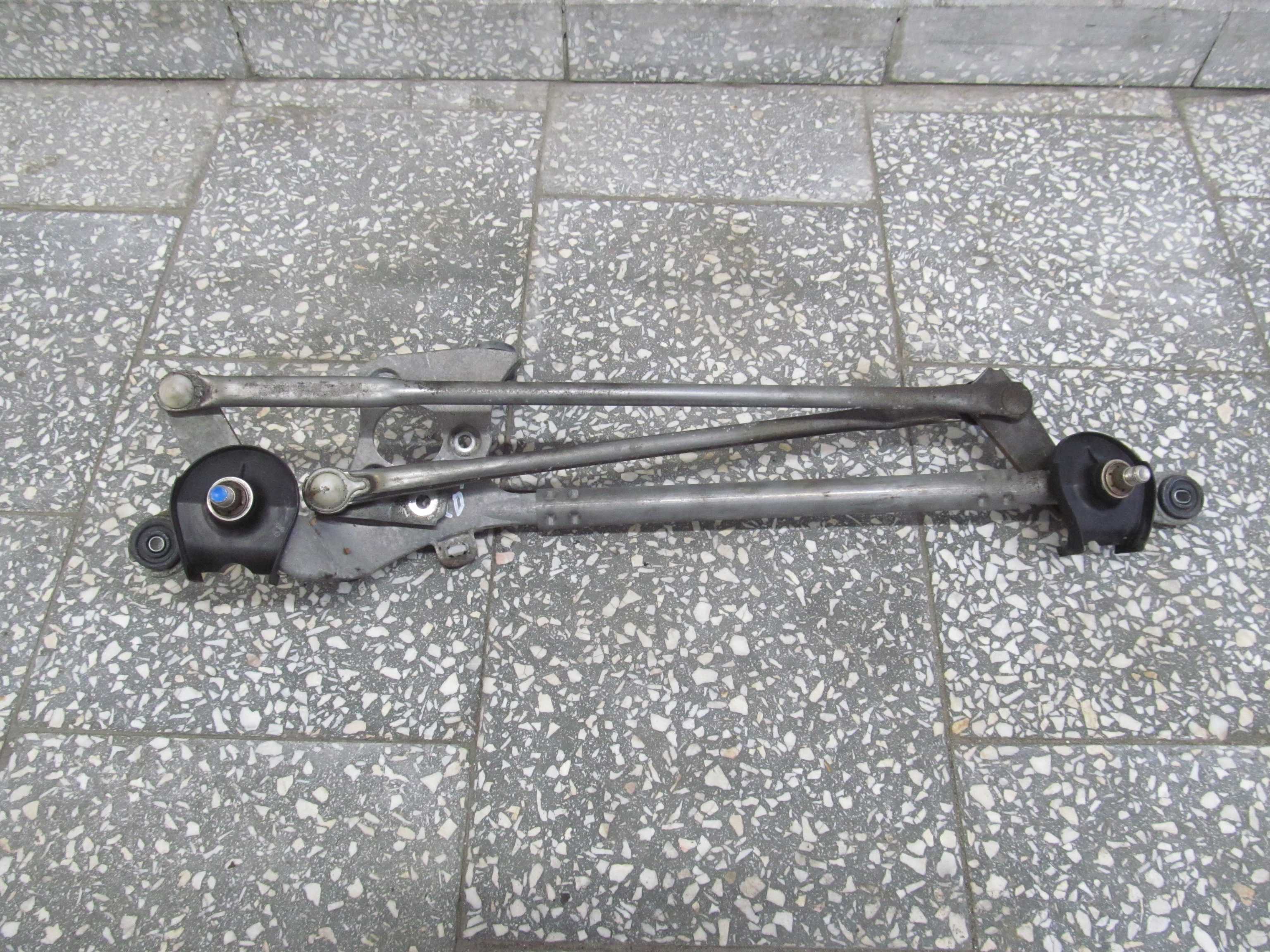 TOYOTA RAV4 III 05- MECHANIZM WYCIERACZEK PRZOD UK