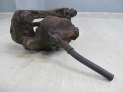 DAIHATSU TERIOS 95-05 1.3B ZACISK HAMULCOWY LEWY PRZOD