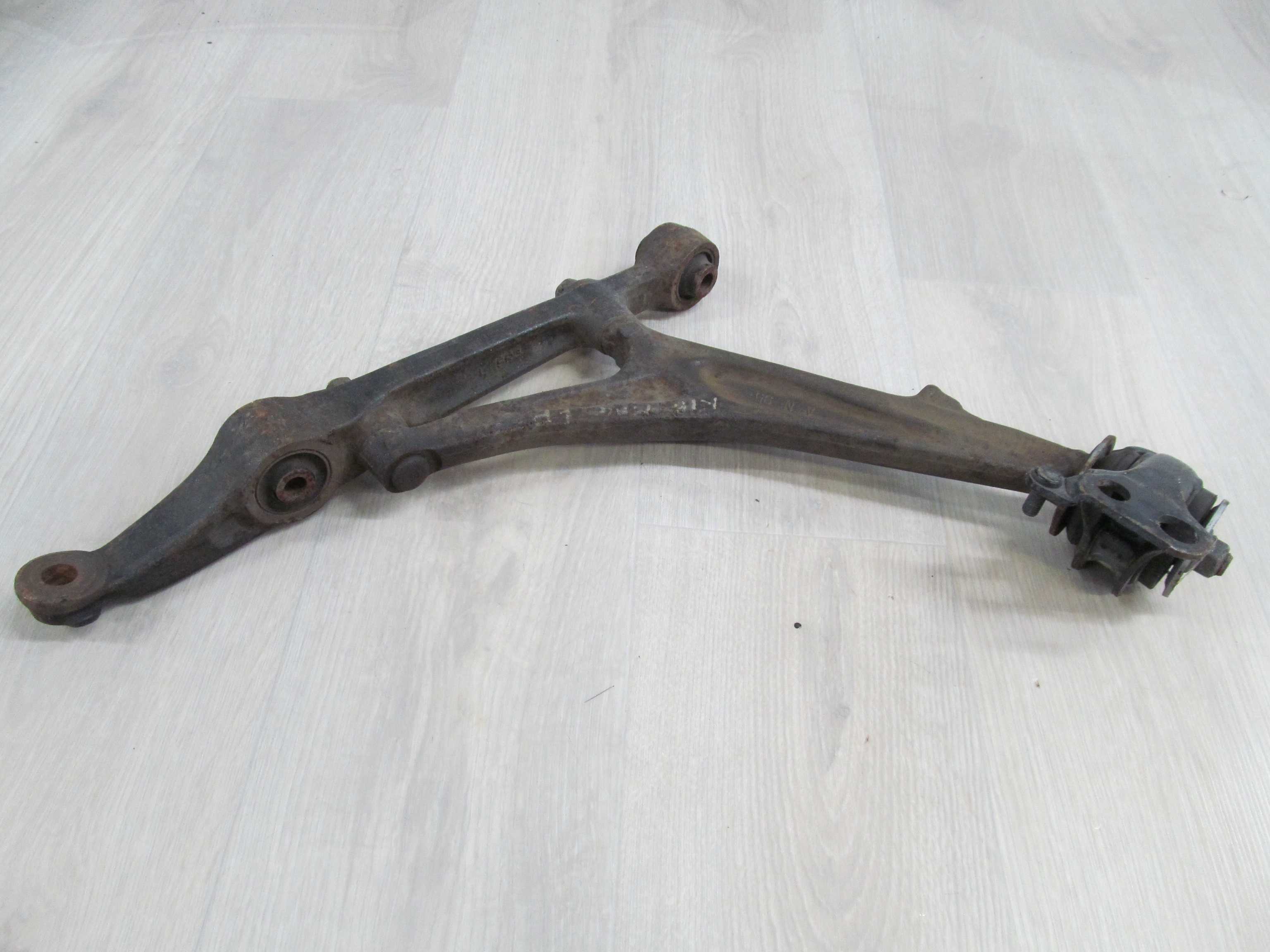 KIA MAGENTIS I 00-05  WAHACZ LEWY  PRZOD