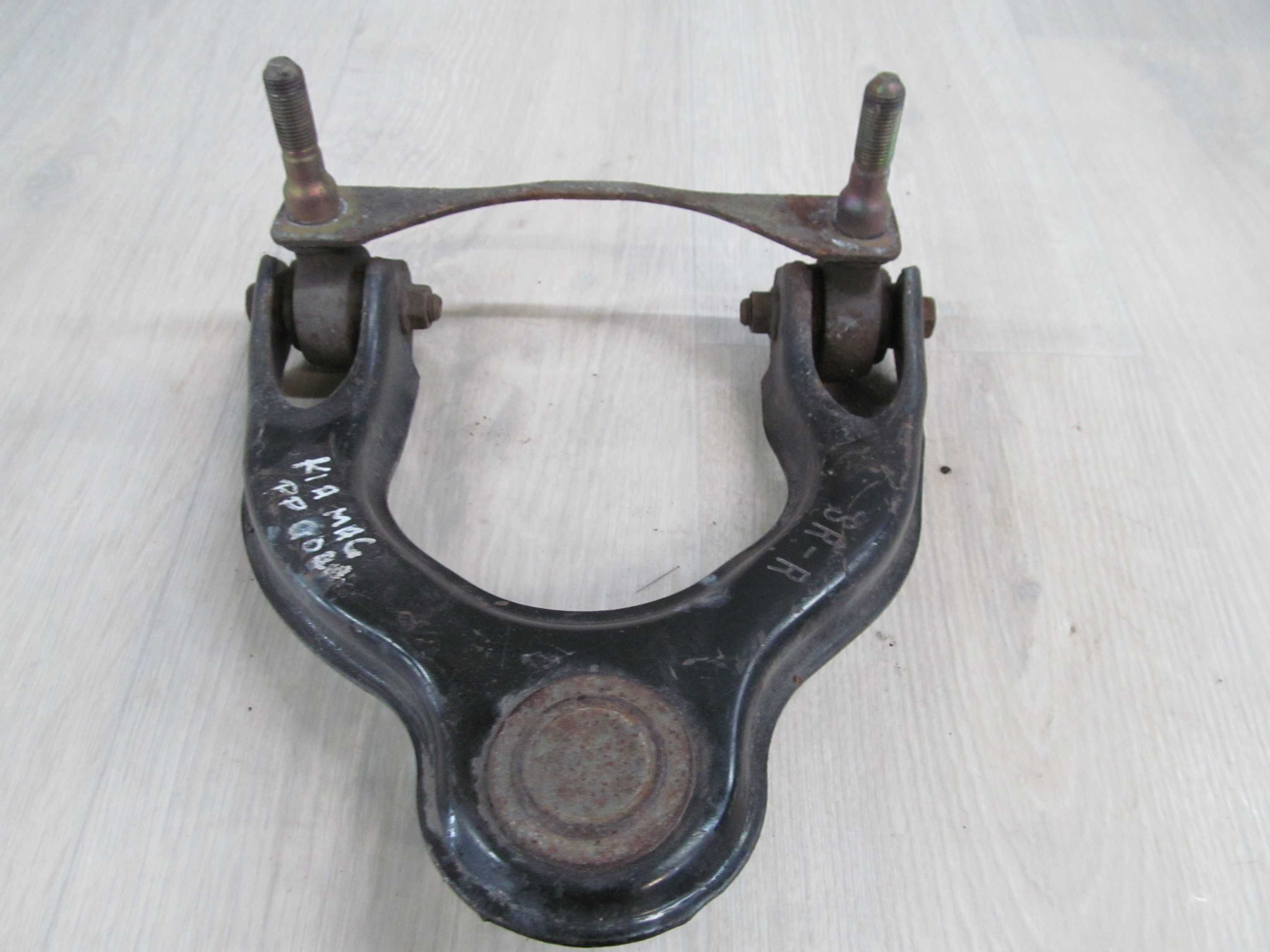 KIA MAGENTIS I 00-05  WAHACZ GORNY PRAWY PRZOD