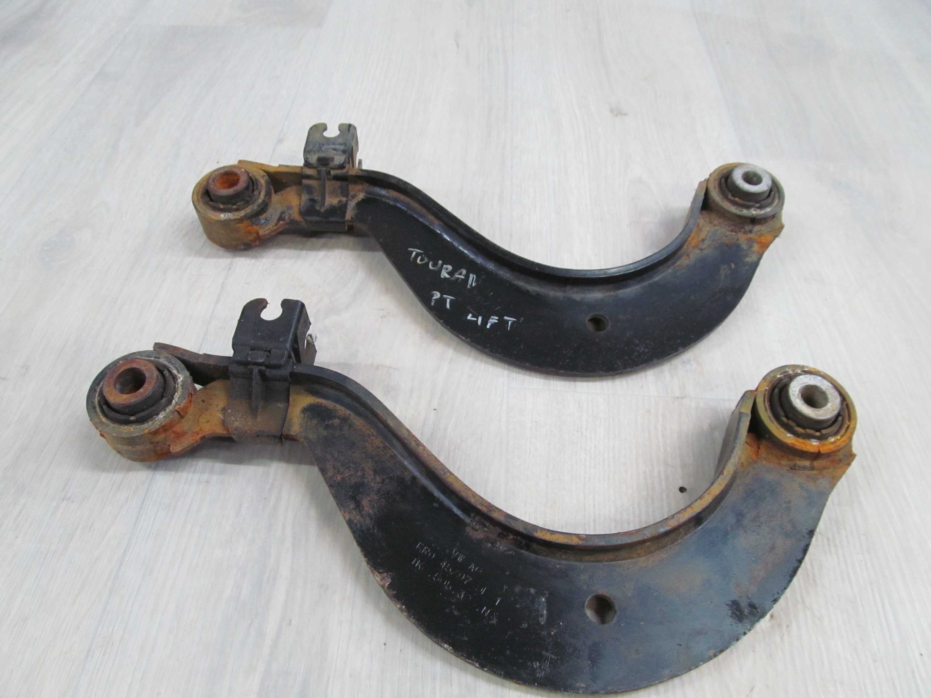 VW TOURAN PASSAT B6 03- WAHACZ TYL LEWY 1K0505323N