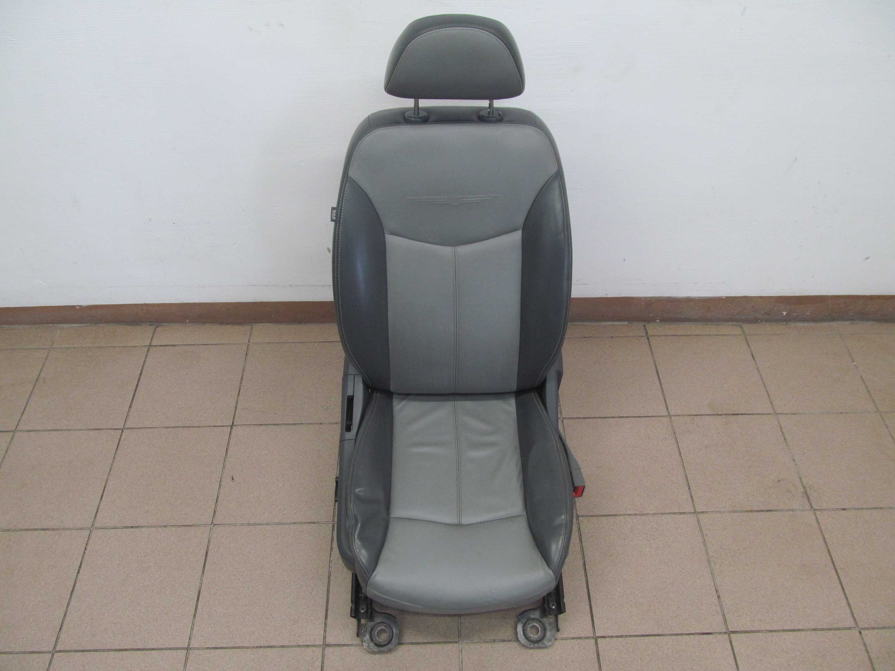 CHRYSLER SEBRING FOTEL SIEDZENIE PRAWY PRZOD SKORA 07-12