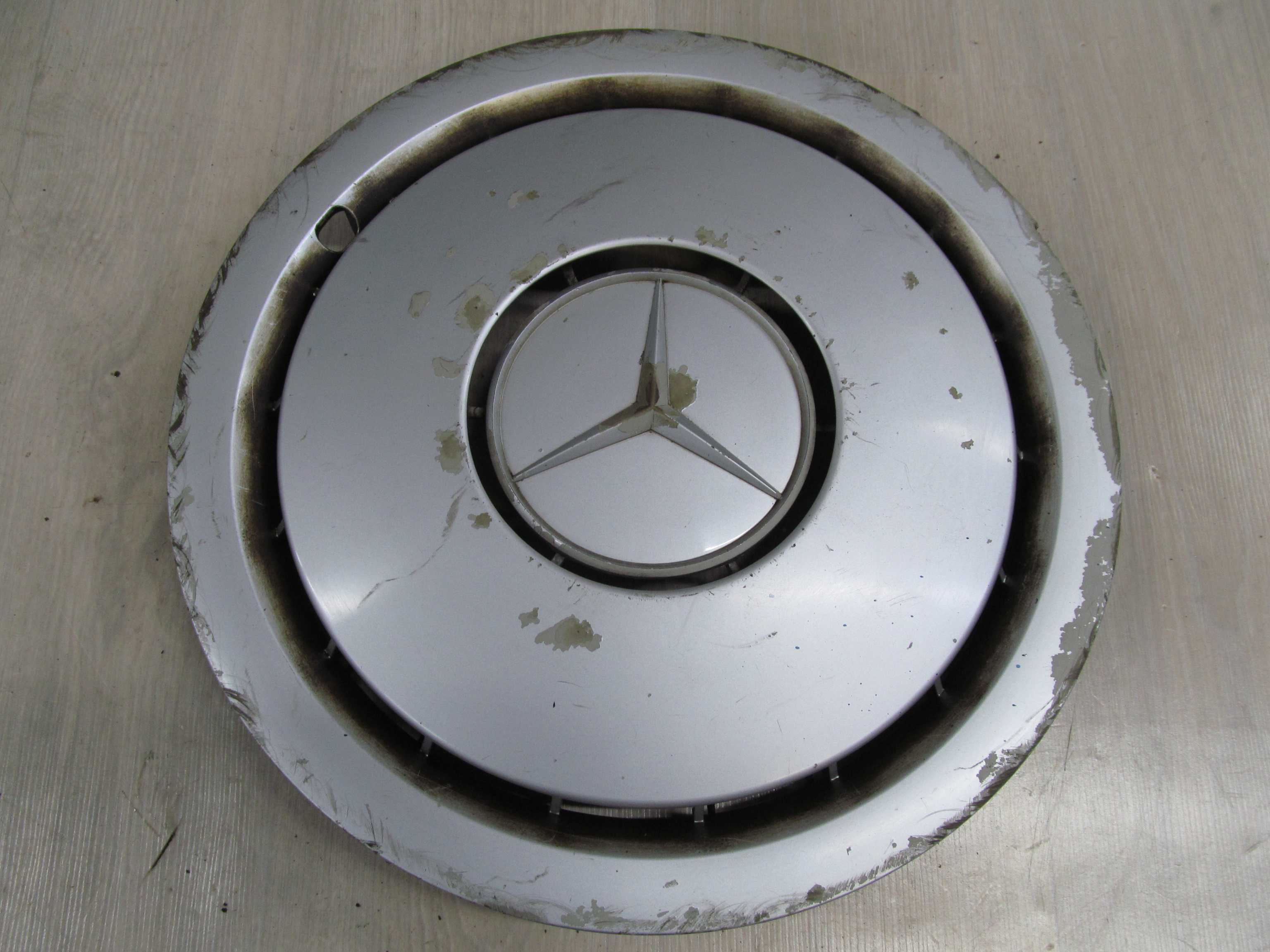 MERCEDES E W124 KOLPAKI KOLPAK FELGI 15" 1244010424