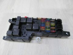 VOLVO S80 98-06 SKRZYNKA BEZPIECZNIKOW  8678449