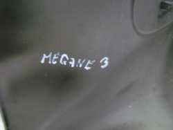RENAULT MEGANE III HB BLOTNIK PRZOD PRAWY NV676 08-13