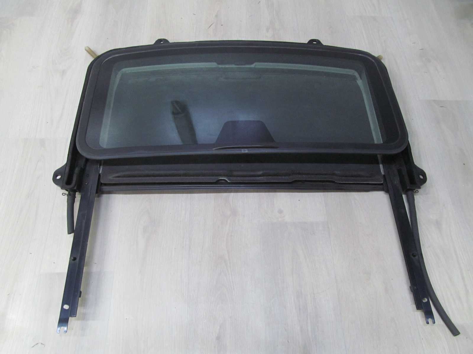 TOYOTA AVENSIS VERSO SZYBERDACH PRZOD 01-07
