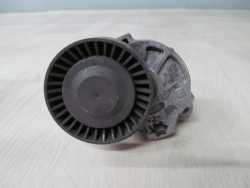 VOLVO V40 S40 S60 S80 V70 NAPINACZ PASKA 30757057