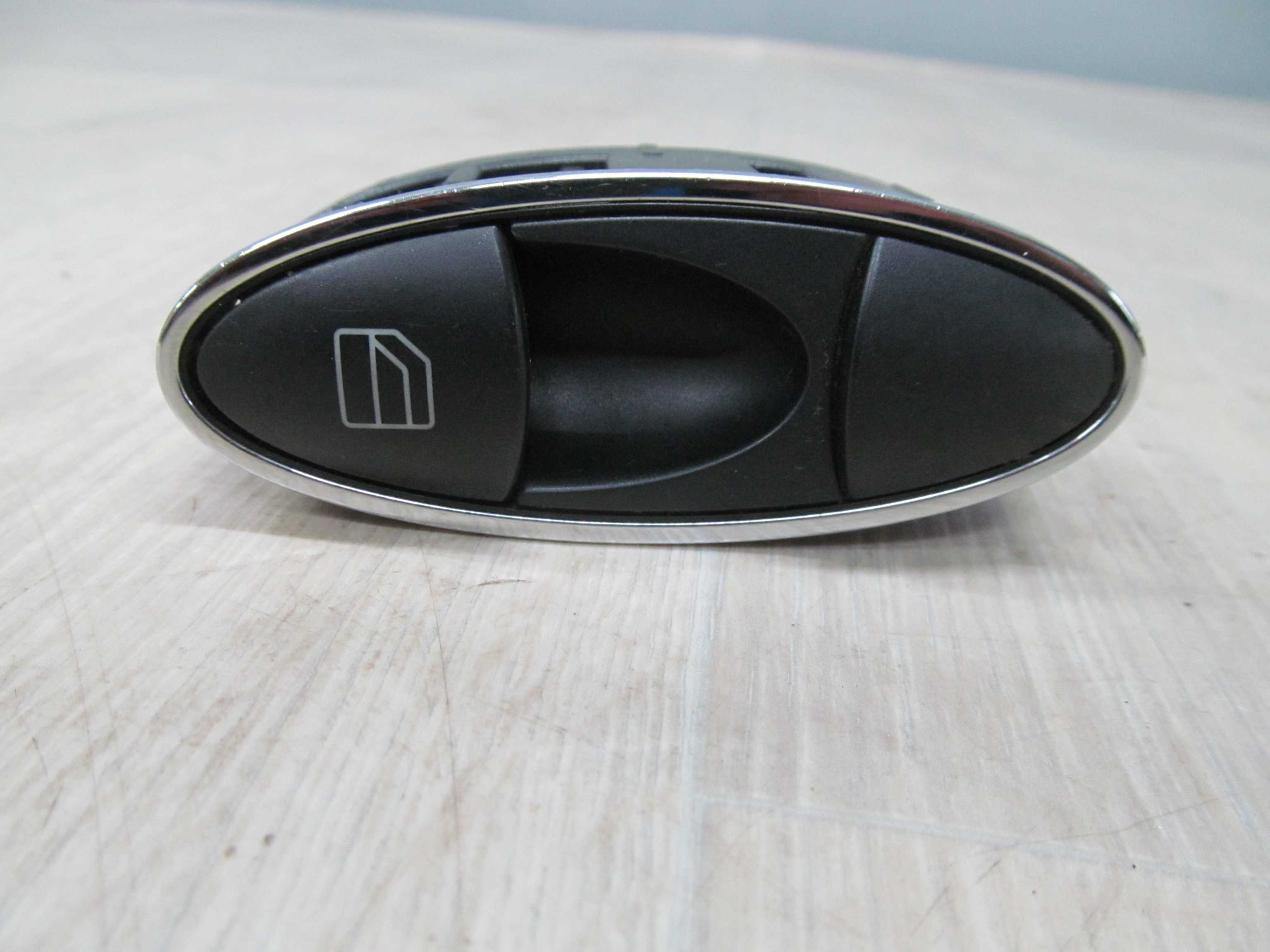 MERCEDES W211 02-09 PRZELACZNIK PRZYCISK SZYBY A2118218651
