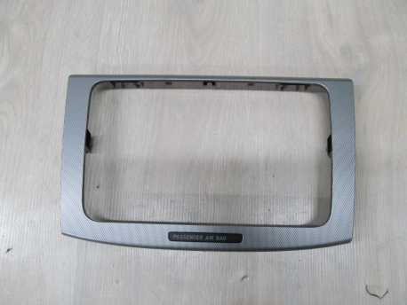 VW PASSAT B6 RAMKA OSLONA RADIA 3C0858069M KONSOLI 05-10