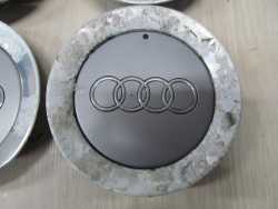 AUDI ORGINALNY DEKIELEK FELGI KAPSEL 8Z0601165F