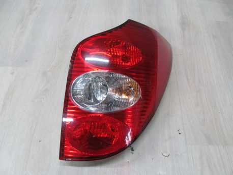 RENAULT LAGUNA II KOMBI LIFT LAMPA TYL PRAWA 02-09