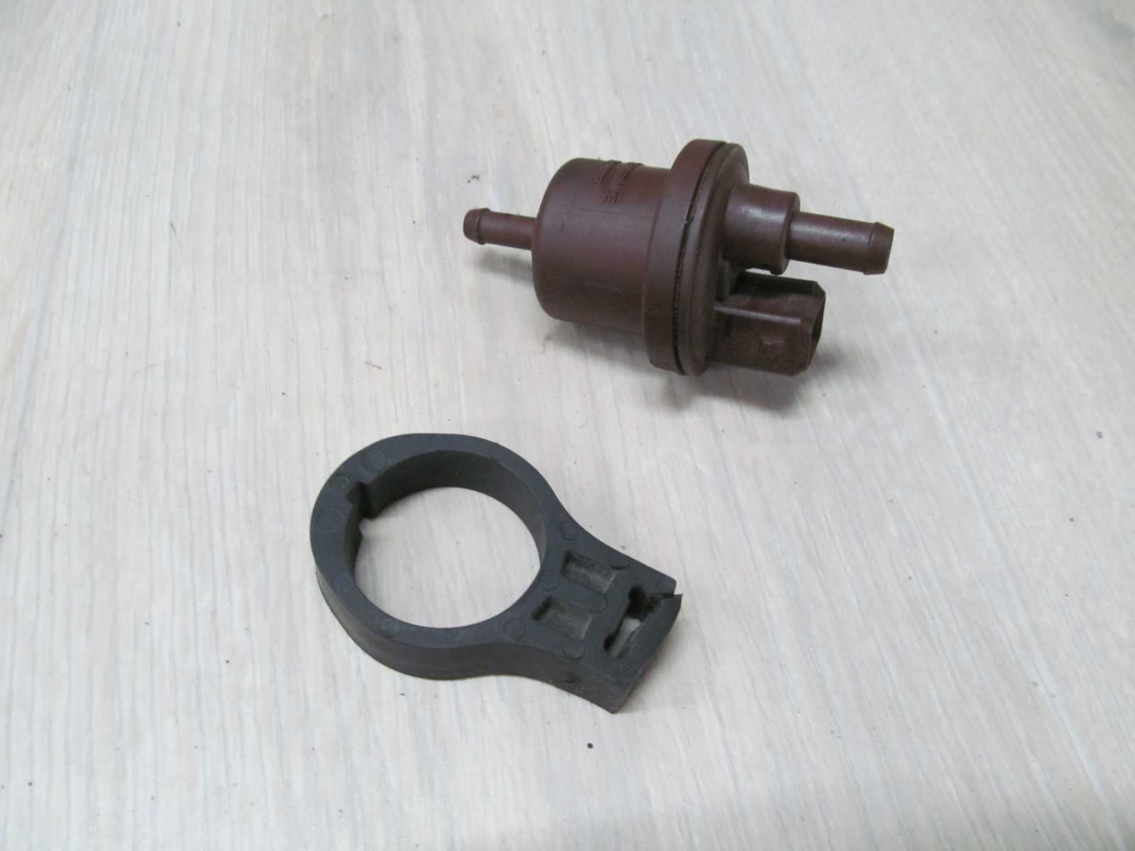 PEUGEOT CITROEN 1.1 1.4B 8V ZAWOR CISNIENIA PALIWA 2580008B