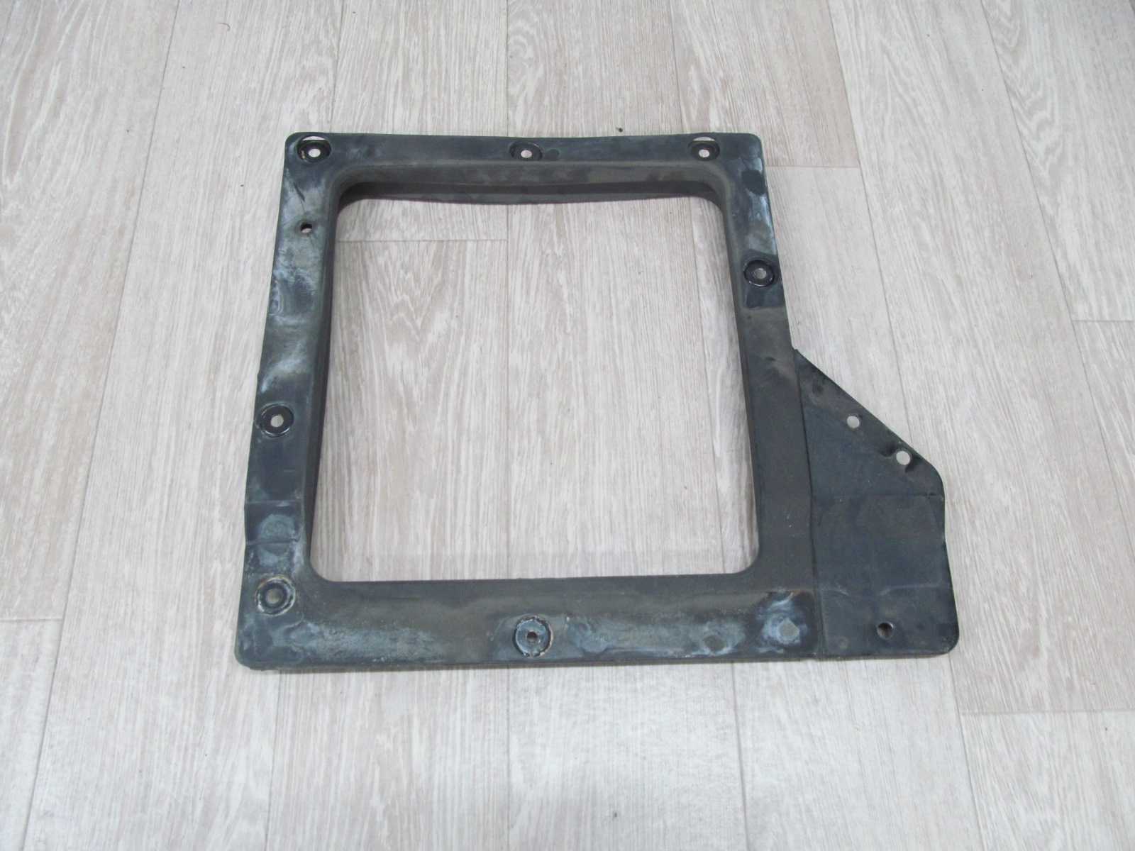 KIA CARNIVAL II RAMKA OSLONA WLOTU POWIETRZA MASKI