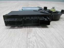 AUDI A4 B7 SILNICZEK SZYBY PRZOD PRAWY 8E2959802F 04-07