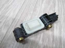 AUDI A4 B7 CZUJNIK SENSOR UDERZENIA 8E0959643B 04-07