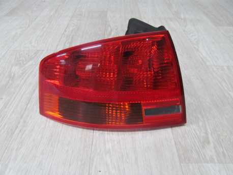 AUDI A4 B7 SEDAN LAMPA TYL TYLNA BLOTNIKA LEWA 04-07