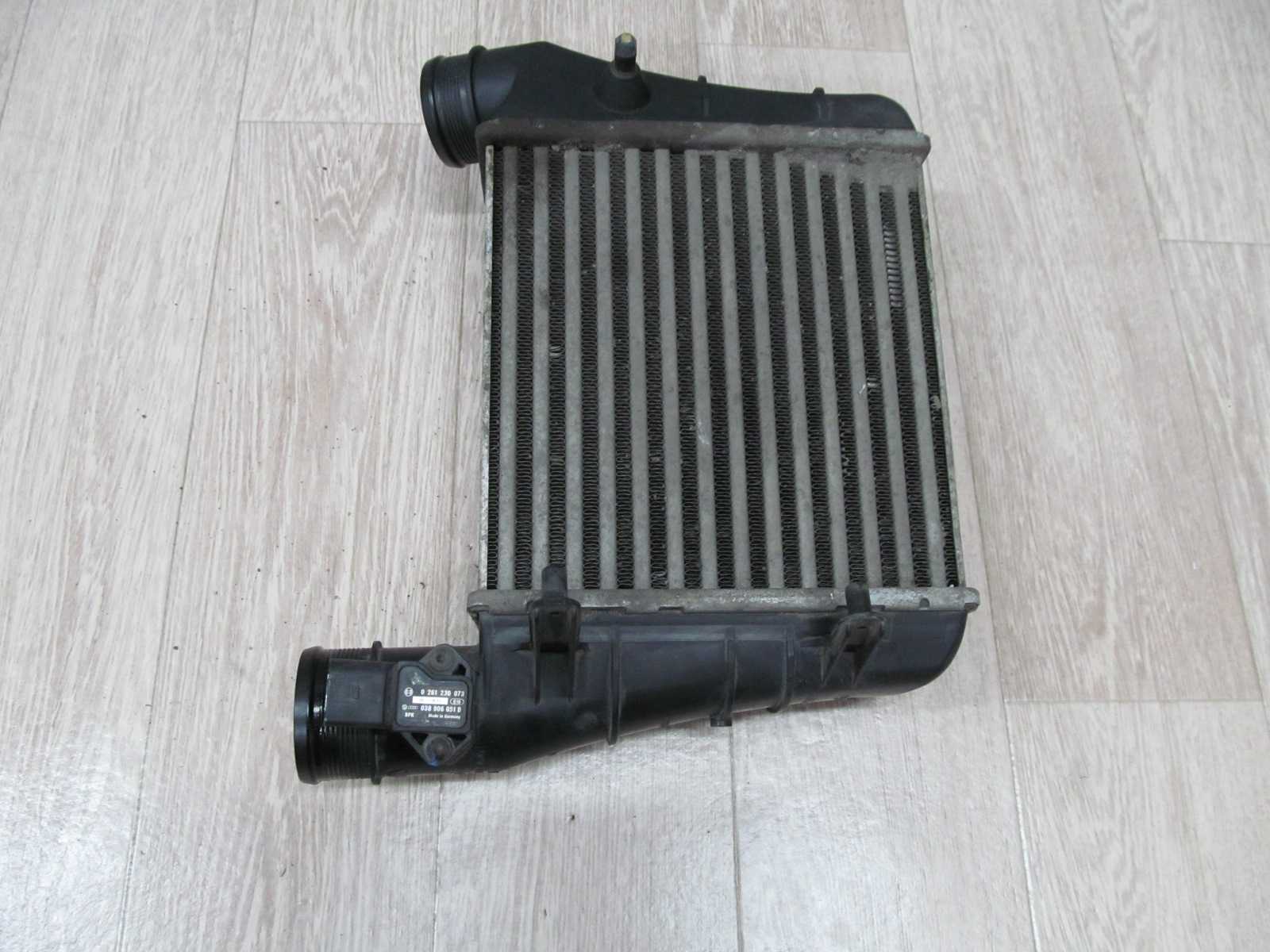 AUDI A4 B7 TFSI CHLODNICA INTERCOOLER 8E0145805AA LEWY 04-07