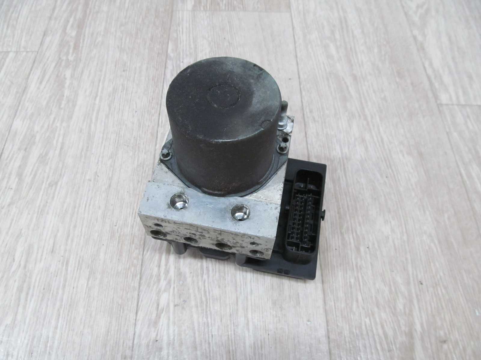 AUDI A4 B7 POMPA HAMULCOWA ABS 0265950474 0265234336 8E0910517H 04-07