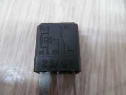 AUDI VW PRZEKAZNIK 404 7M0951253C 04-07