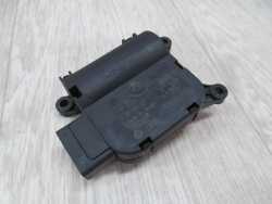 AUDI A4 B7 SILNICZEK NAGRZEWNICY 0132801307 8E2820511 04-07