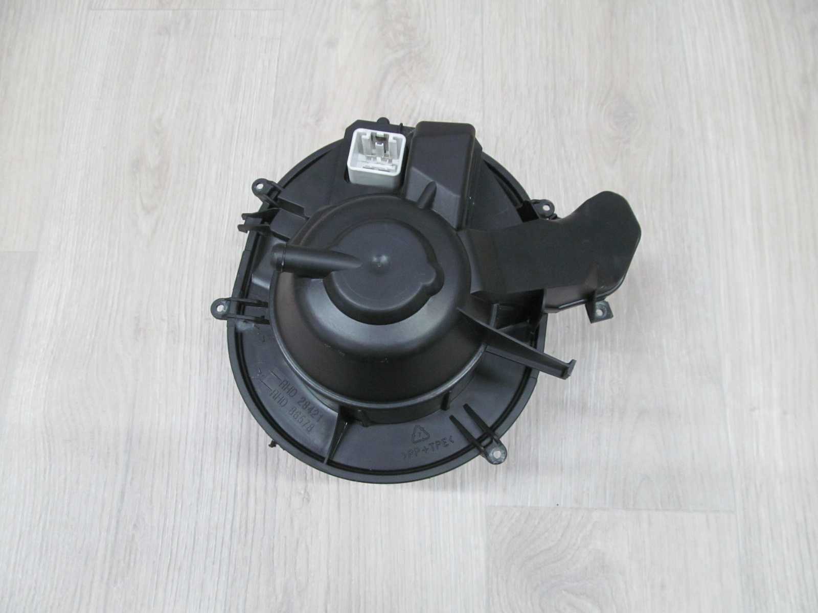 VOLVO XC90 WENTYLATOR DMUCHAWA NAWIEWU REZYSTOR 02-14