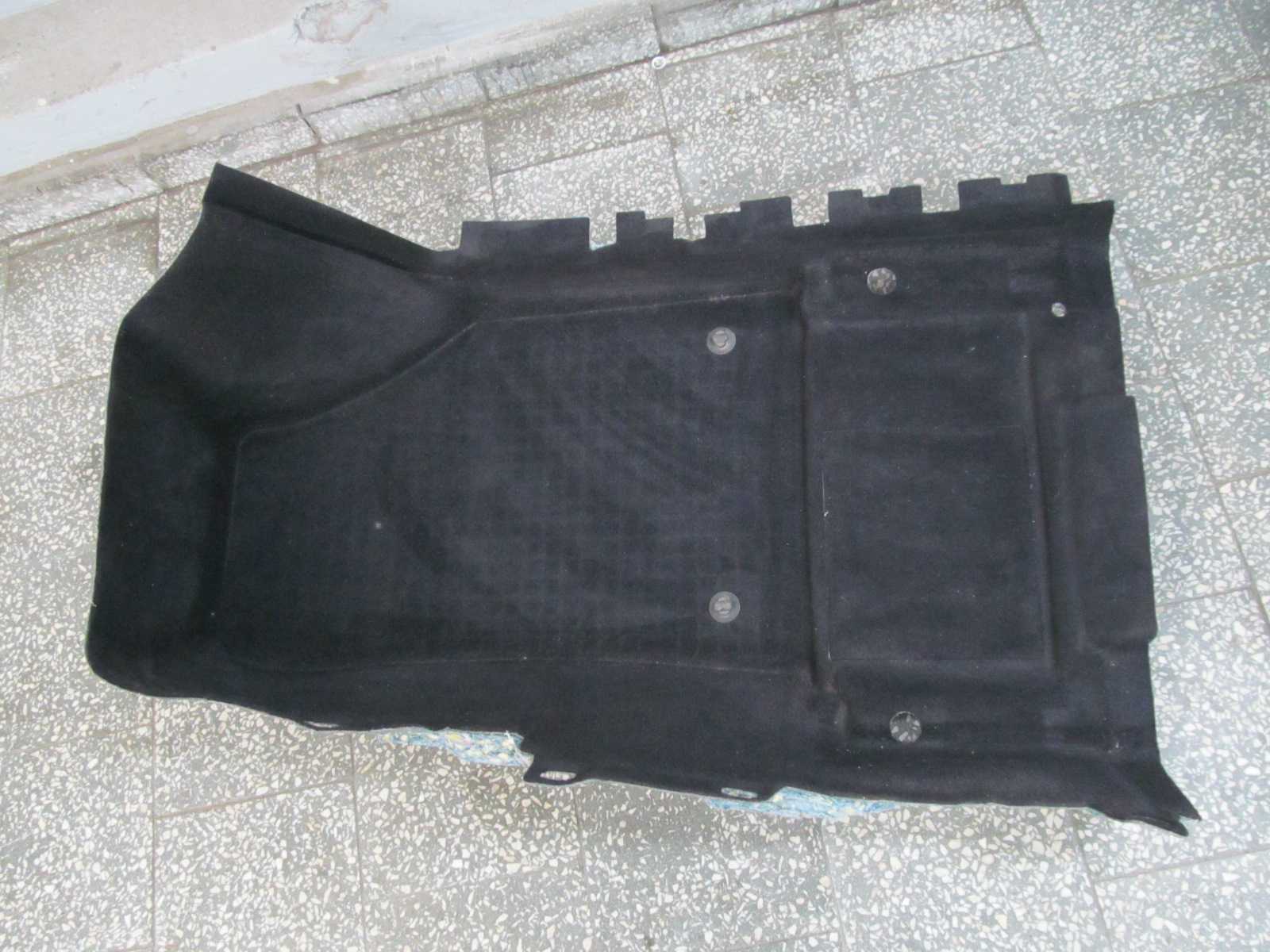 VW TOURAN 03-10 WYKLADZINA DYWAN PRZOD PRAWY