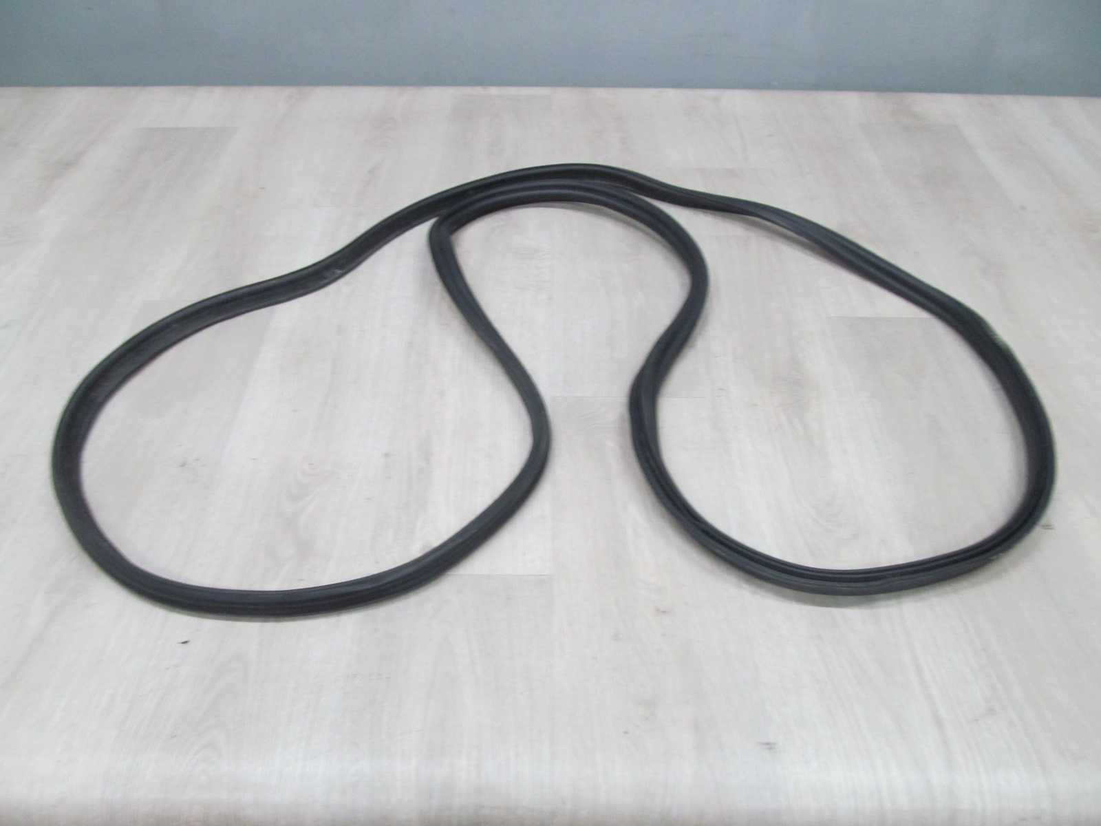 VW TOURAN I 03- USZCZELKA KLAPY BAGAZNIKA 1T0827705G