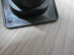 VW TOURAN UCHWYT TAPICERKI BAGAZNIKA TYL 1T0862359 03-10