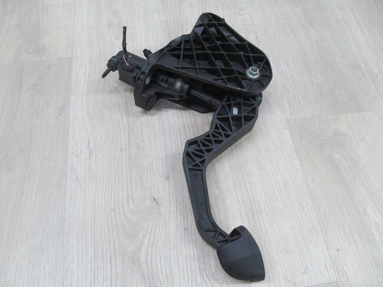 VW TOURAN CADDY PEDAL SPRZEGLA WYSPRZEGLIK CZUJNIK 1T1721059BH 1K0927810D 1K0721388L