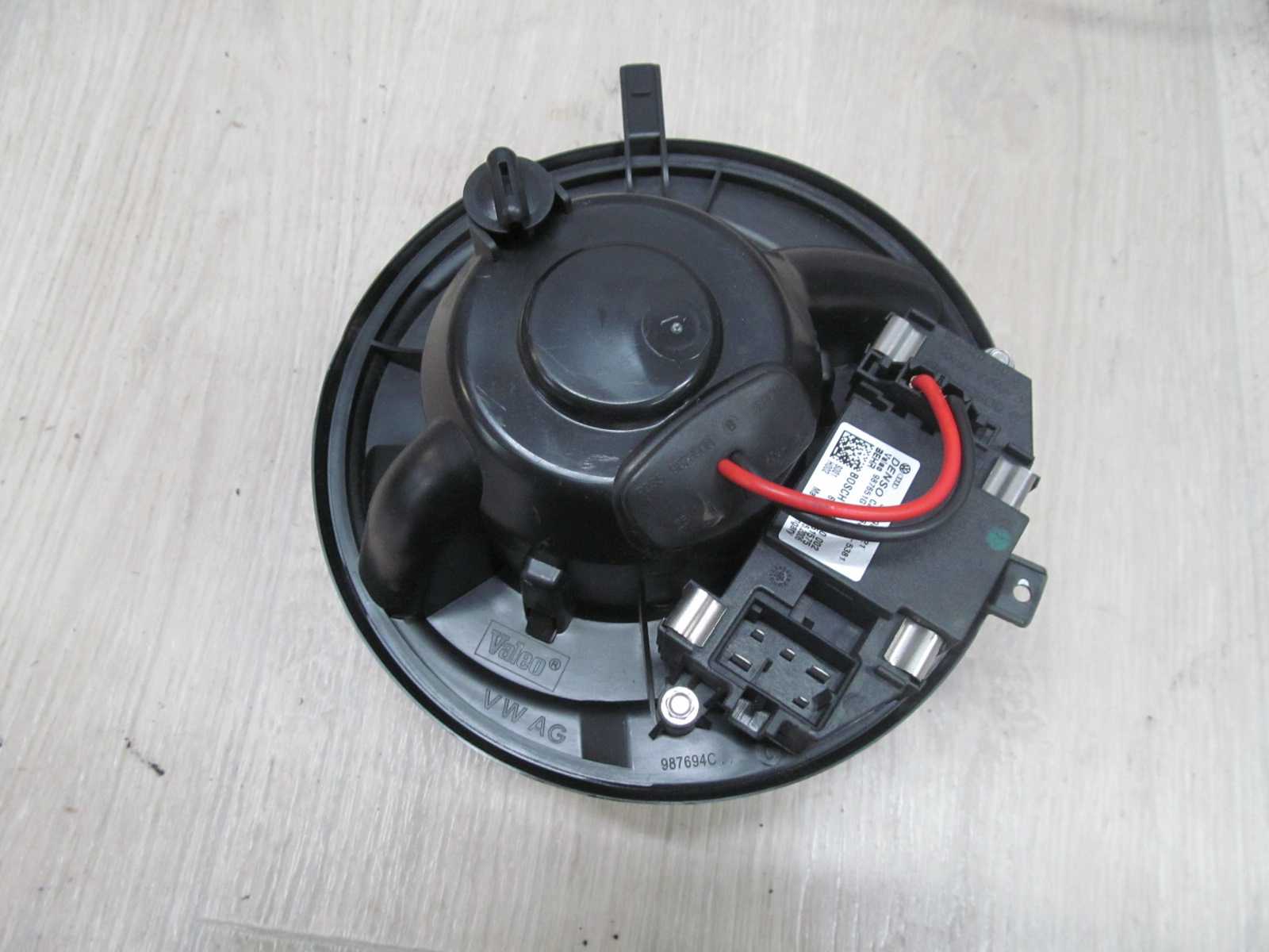 VW TOURAN CADDY WENTYLATOR NAWIEWU DMUCHAWA 1K1820015D 3C0907521 03-10