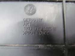 VW TOURAN CADDY SKRZYNKA OBUDOWA AKUMULATORA 1K0815335B 03-10
