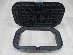 VW TOURAN I 03- SCHOWEK KLAPKA W PODLODZE TYL