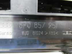 AUDI A3 8P POPIELNICZKA PRZOD DREWNO 8P0857951 04-09