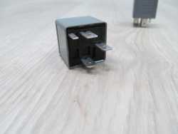AUDI VW SEAT SKODA PRZEKAZNIK POMPY 109 1J0906381A