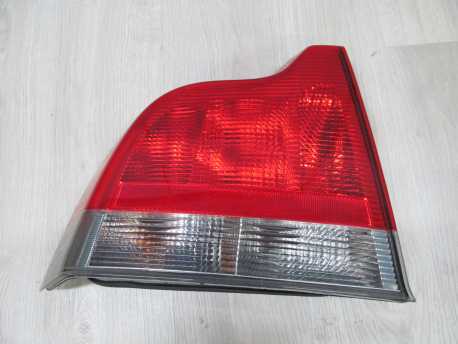 VOLVO S60 I LAMPA TYL LEWA 00-04