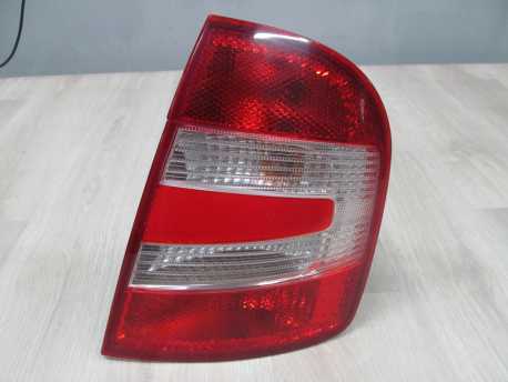 SKODA FABIA I LIFT HB LAMPA TYL TYLNA PRAWA 04/08