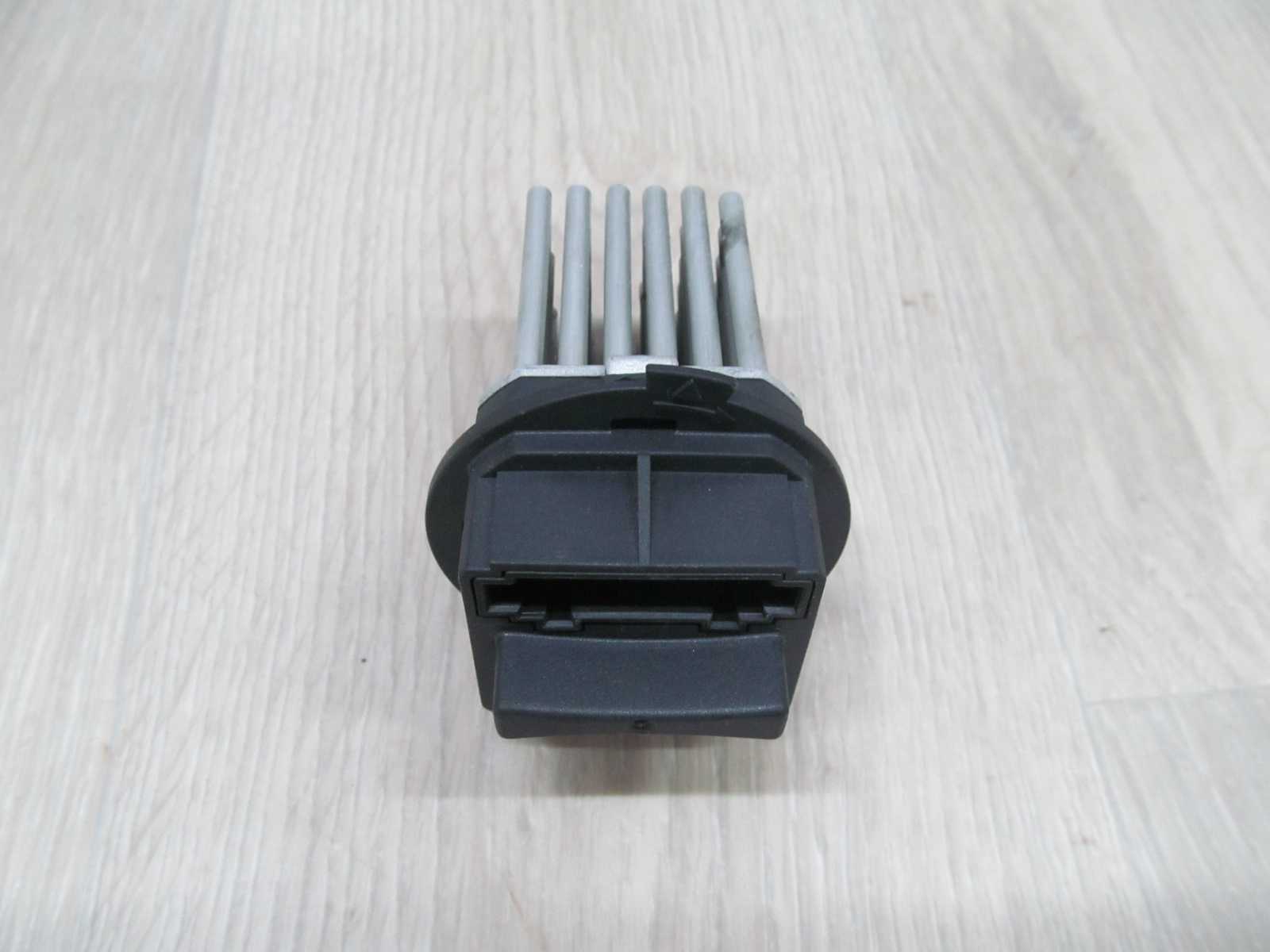 PEUGEOT CITOREN REZYSTOR OPORNICA DMUCHAWY F8840 008941-03