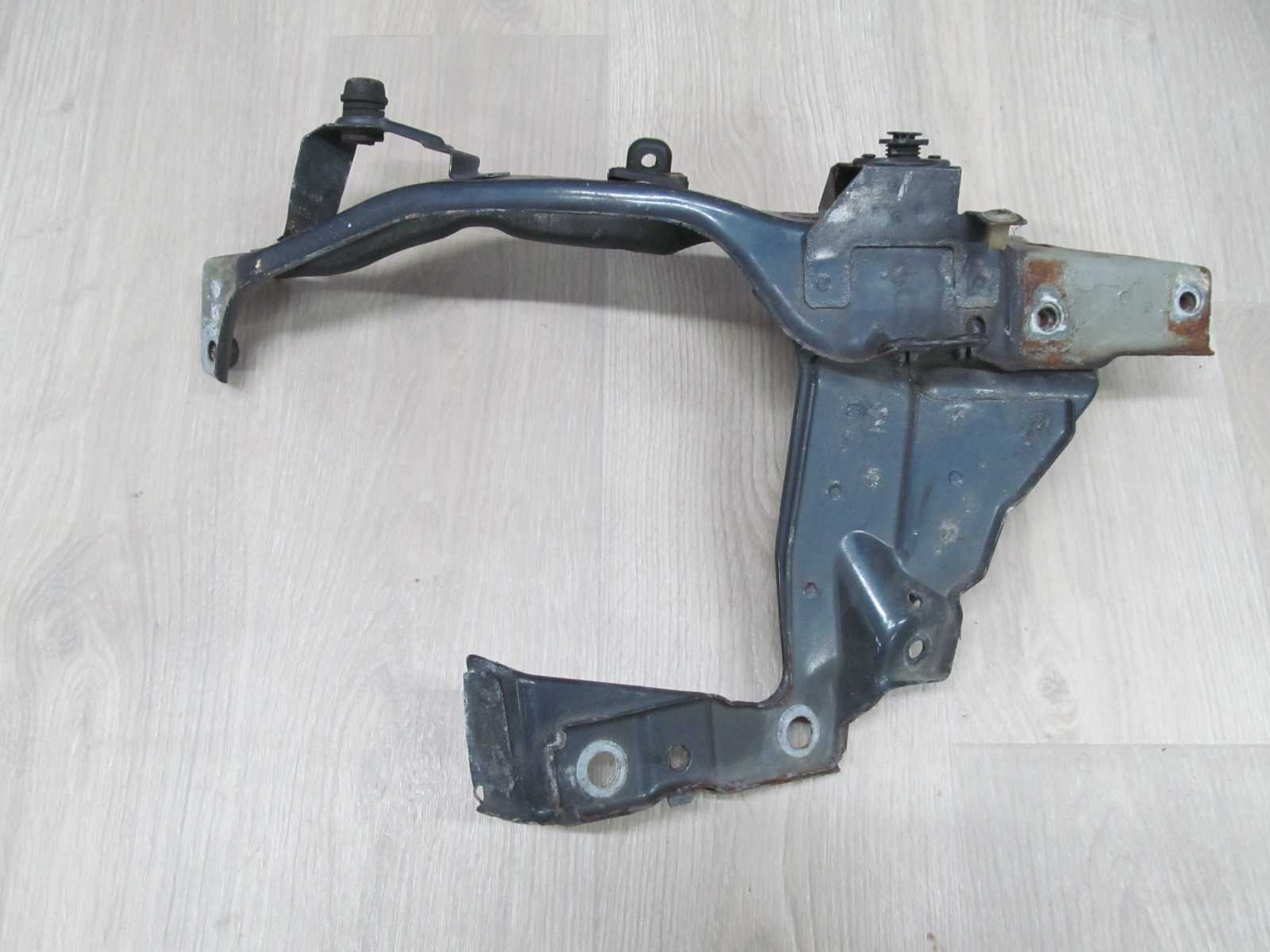 OPEL ZAFIRA B OKULAR WZMOCNIENIE PAS PRZOD PRAWY 05-13