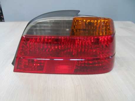 BMW 7 E38 LIFT LAMPA TYL TYLNA PRAWA 99-02