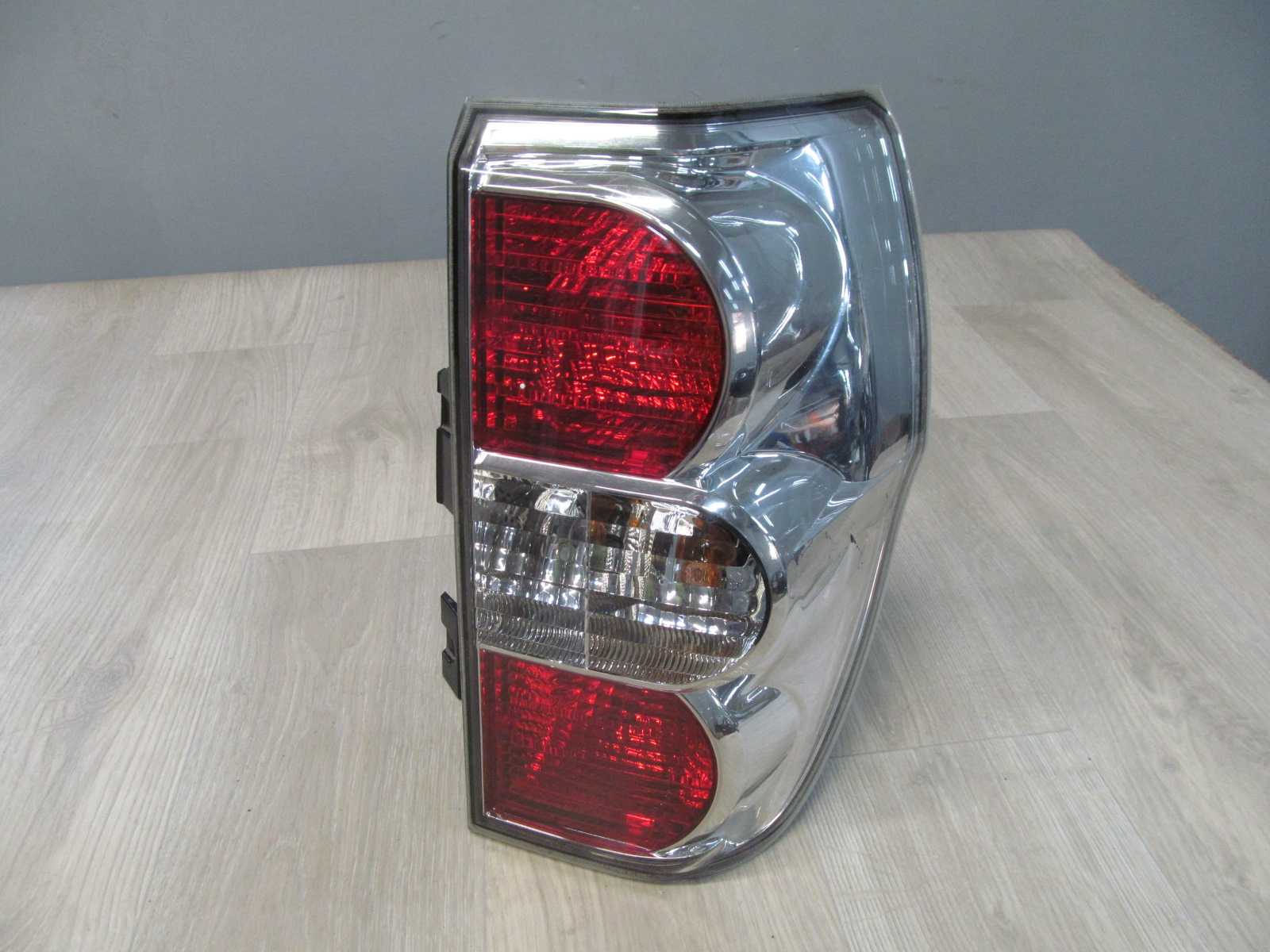 SUZUKI GRAND VITARA II 3D LAMPA TYL PRAWA TYLNA 05-12