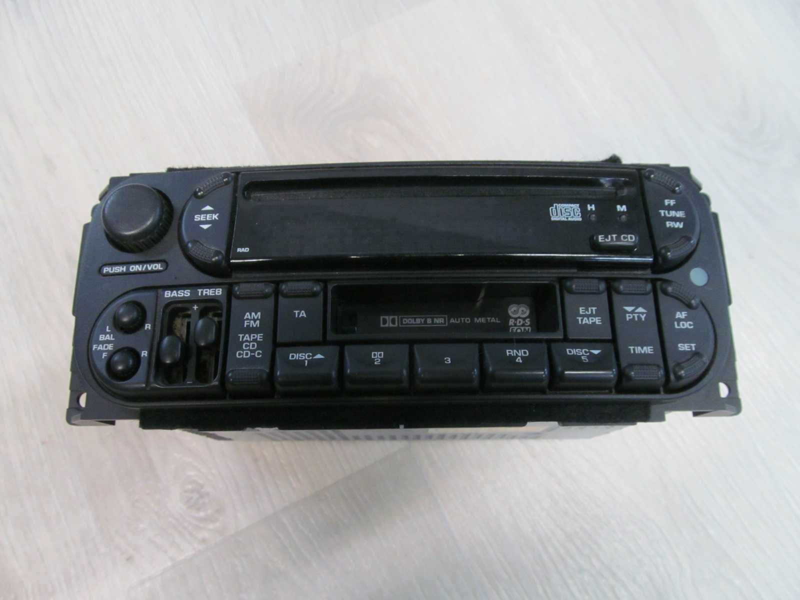 CHRYSLER VOYAGER JEEP RADIO CD KASETA P56038585AO