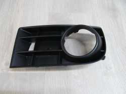 VW GOLF V 03-09 KRATKA ATRAPA ZDERZAKA PRAWA HALOGENU 1K0853666C