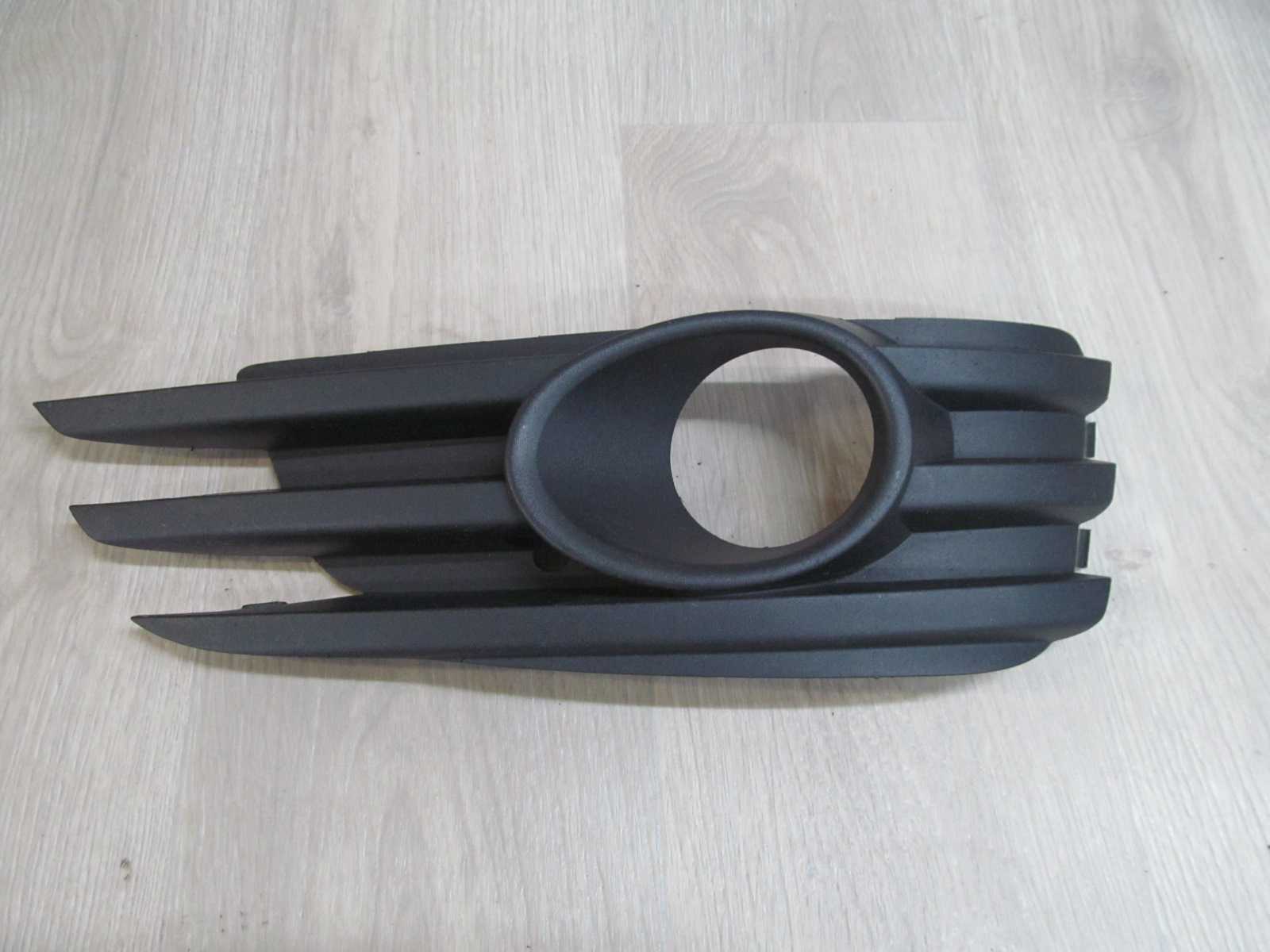 OPEL VECTRA C LIFT KRATKA ATRAPA ZDERZAKA PRAWA HALOGENU 13182925R 05-08