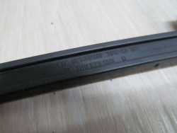 VW PASSAT B5 FL LIFT CIEGNO UCHWYT OTWIERANIA MASKI 3B0823583D 00/05