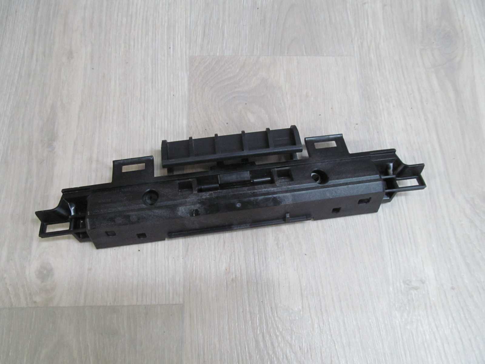FORD RANGER III KLAMRA ZAPIECIE PAKI ZAMEK EB3B-26291A34-AC 15-18