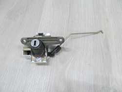 AUDI A3 A4  WKLADKA ZAMEK KLAPY BAGAZNIKA 8D9827573A 97-05
