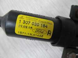 FORD MONDEO III MK3 SPRYSKIWACZ LAMPY PRAWY 1S71-13L014AE